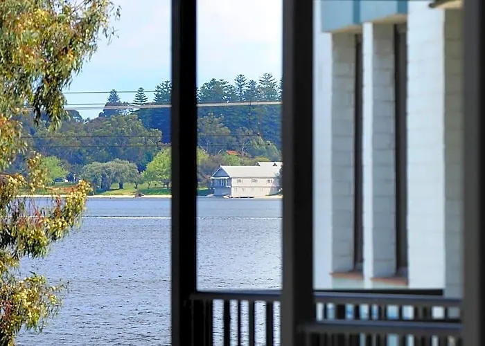 Lodestar Waterside Apartments