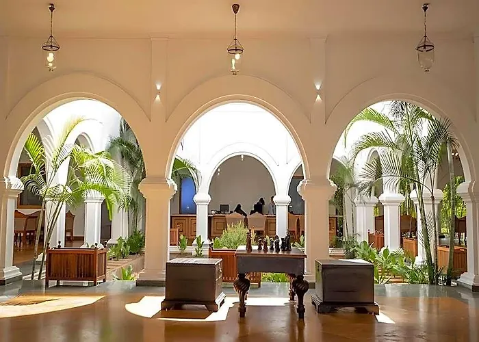 Le Pondy - Beach And Lake Resort