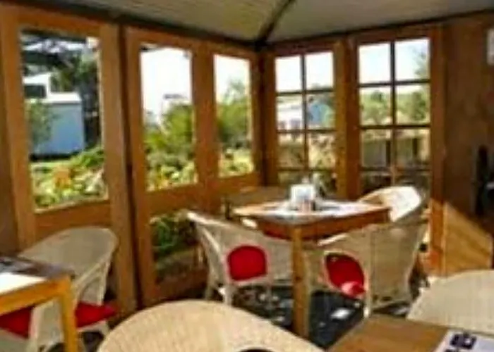 Stone Hut Cottages