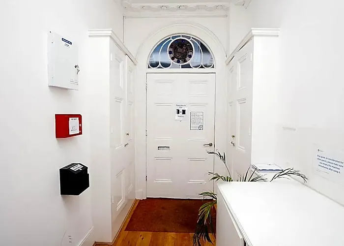 Cambridge City Studios By Payman Club