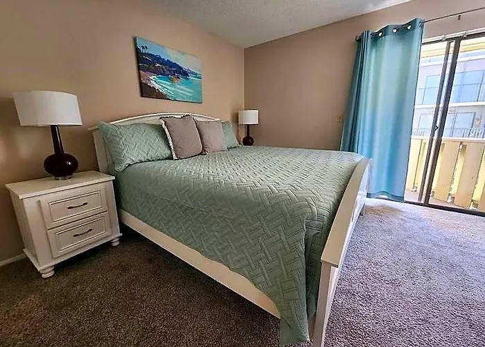 Siesta Key Beach - 2 Bedroom - 3 Beds - 3 Bathroom Duplex With Heated Swimming Pool