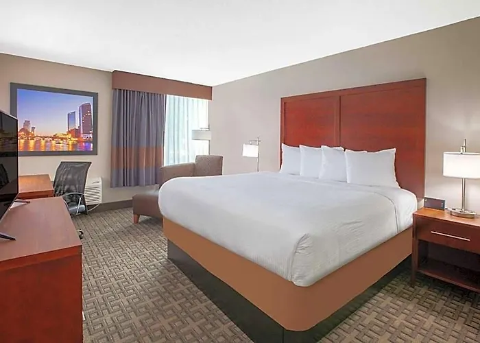 Baymont By Wyndham Grand Rapids Near Downtown