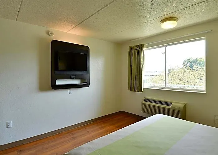 Motel 6-Danvers, Ma - Boston North