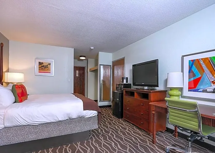 Bliss Point Inn & Suites