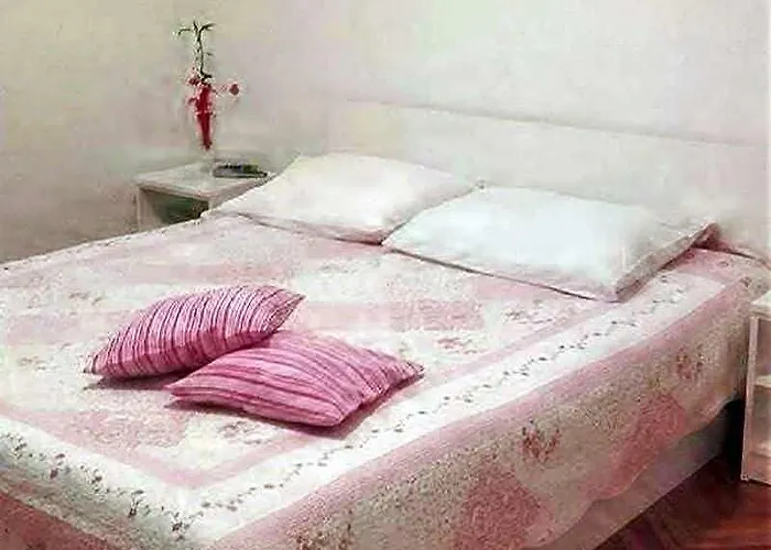Apartments Jela