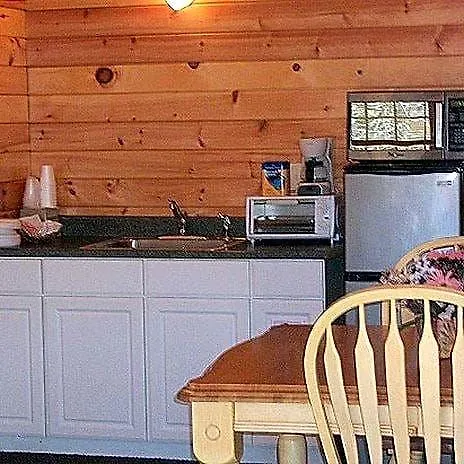 Mohican Little Brown Inn Loudonville