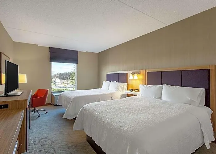 Hampton Inn & Suites Albany-Airport