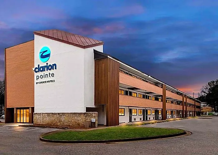 Clarion Pointe Kennesaw Town Center