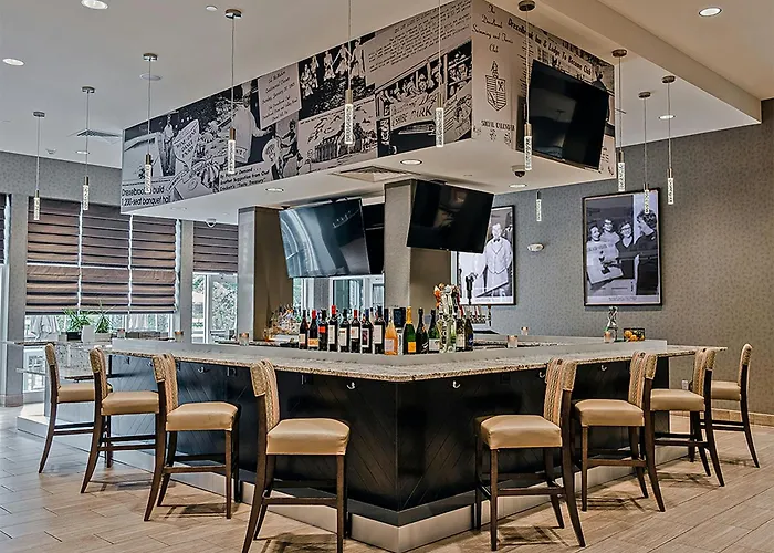 Holiday Inn & Suites Philadelphia W - Drexel Hill By Ihg