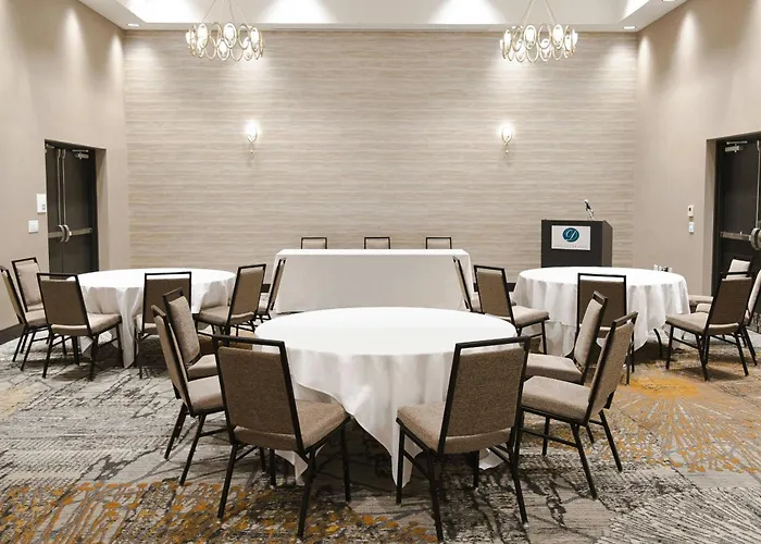Holiday Inn & Suites Philadelphia W - Drexel Hill By Ihg