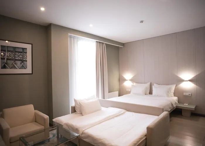 Resident City Hotel