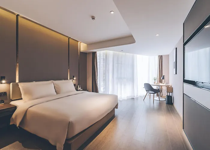 Atour Hotel Huzhou Dongwu