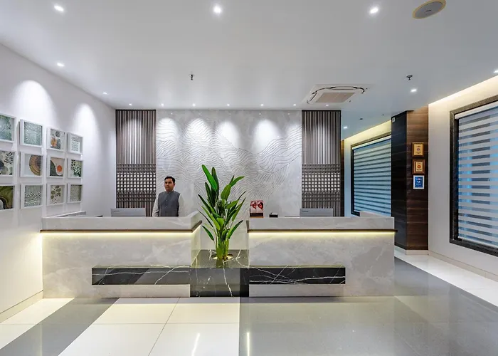 Econest Hotel