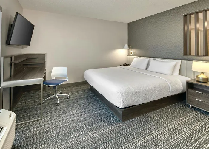 Towneplace Suites By Marriott Hamilton