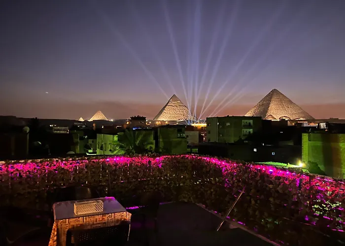Jana Pyramids View Inn