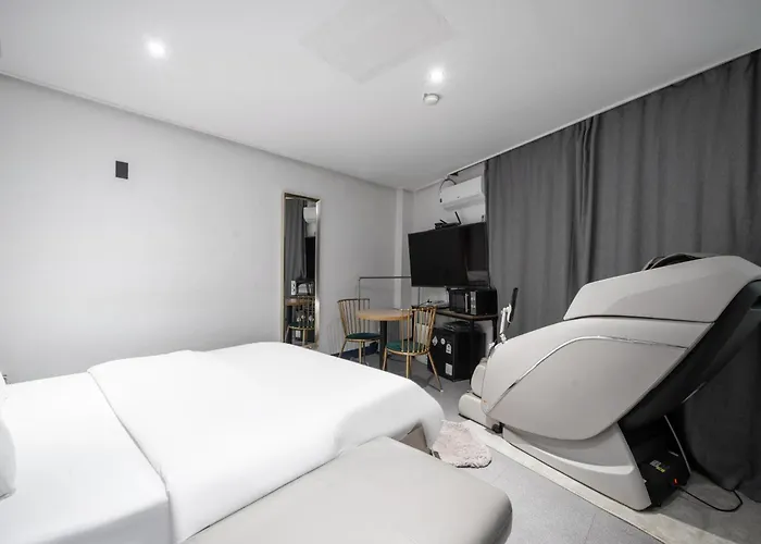 Pacific7 Hotel