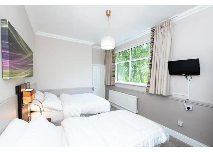 Heathrow Slough Hotel & Suites