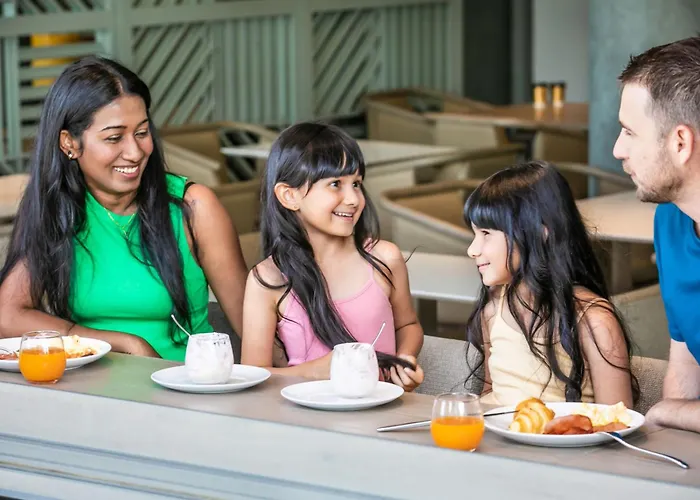 Holiday Inn & Suites Sunshine Coast, An Ihg Hotel