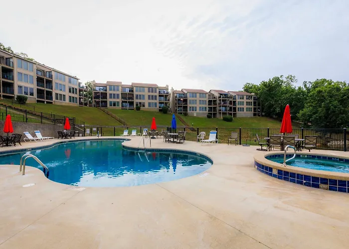 Pool Days & Water Fun Await: Lake Ozark Escape!