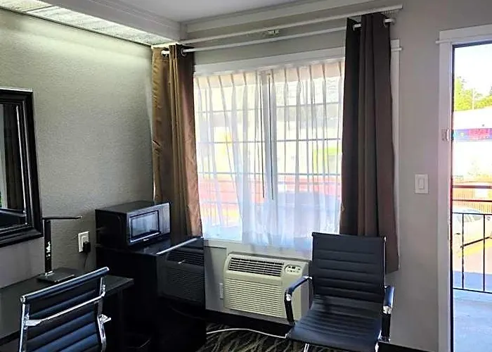 Executive Lodge