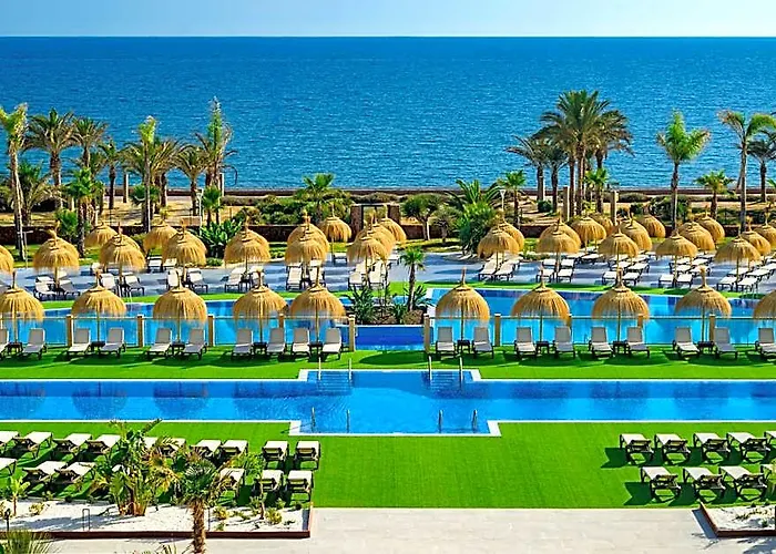 Cabogata Beach Hotel