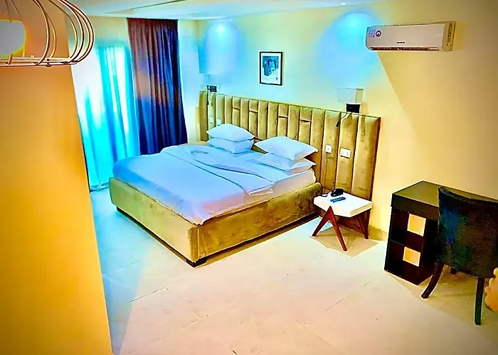 Slavan Suites & Apartments