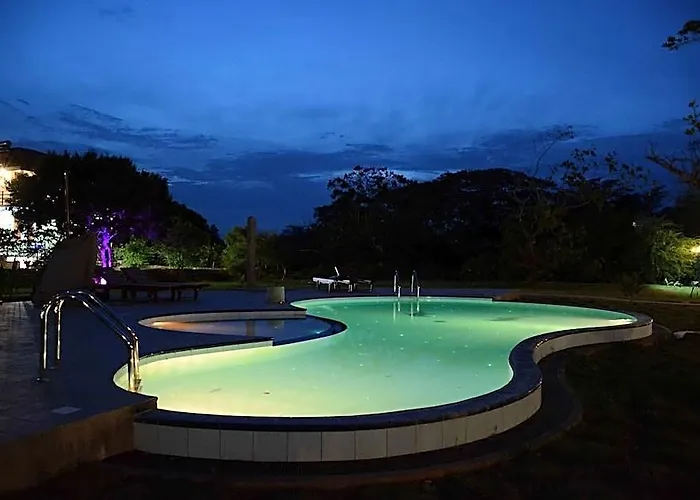 Lake Villa Resort