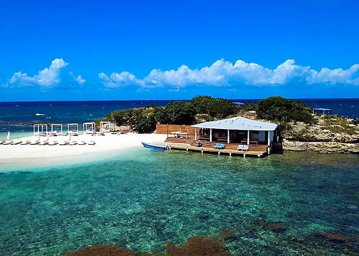 Hodges Bay Resort & Spa, An Hq Luxury Resort & Residences