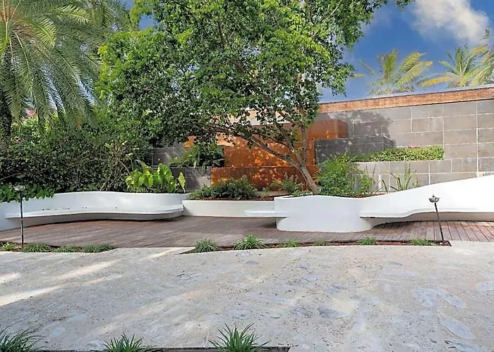 Hodges Bay Resort & Spa, An Hq Luxury Resort & Residences