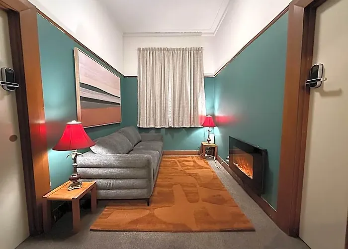Manor On The Park Backpackers
