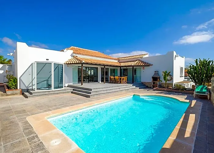 Villa Lobos With Private Swimming Pool - Homeforguest