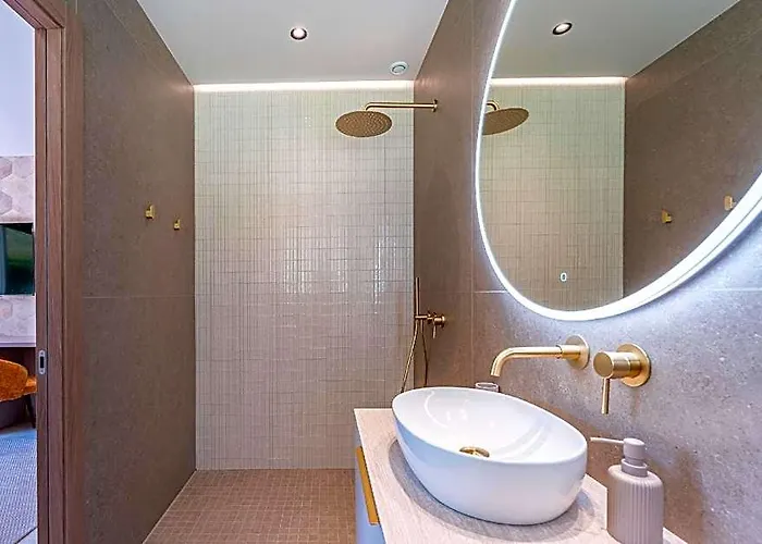Villa 5 Etoiles - 6 Chambres - Piscine - Calme