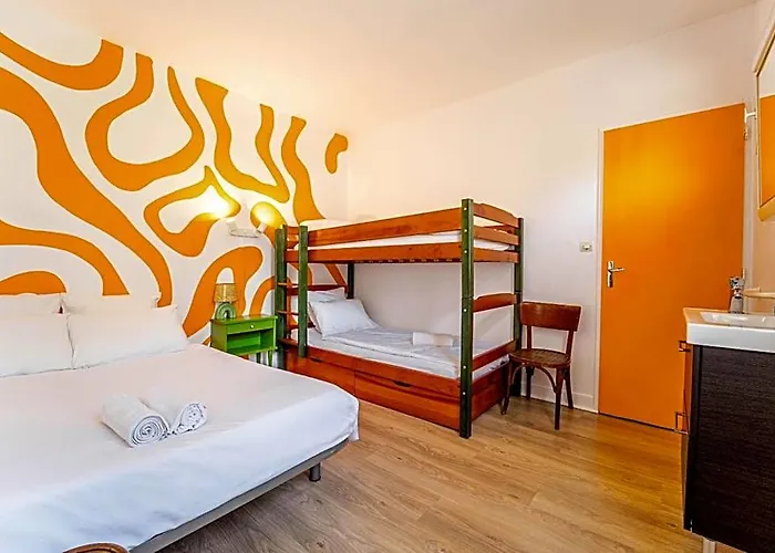 Au Bon Landais Surf Hotel