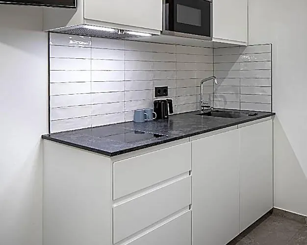 Home & Work Apartments Gmbh & Co. Kg