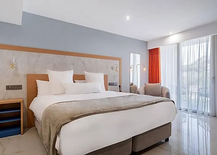 Reef Hotel & Spa
