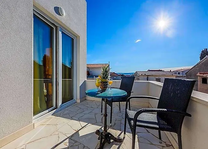 All Saints Suites Bb Kastela