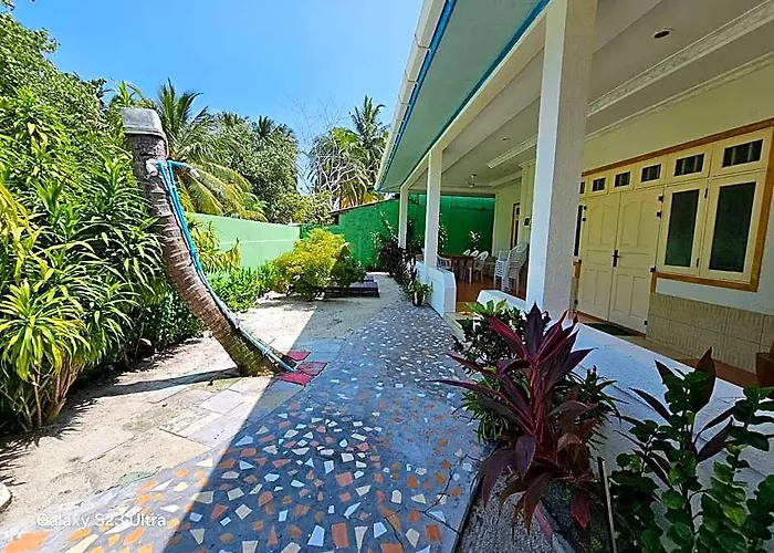 Kuri Himandhoo Inn