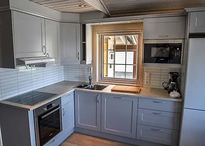 Spacious Holiday Home In Kinsarvik