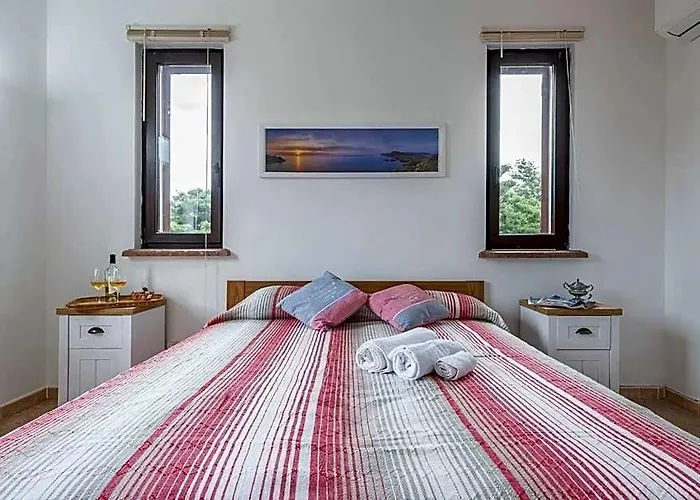Amazing Detached Villa Near Stintino