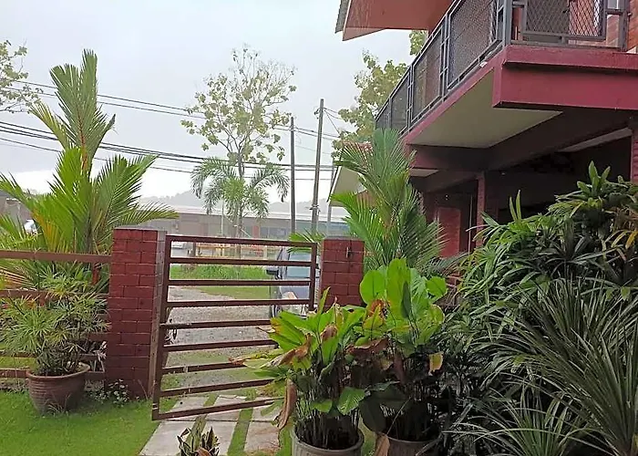 Cheerful & Cozy Roomstay