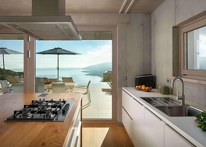 Villa With Pool In Rabac