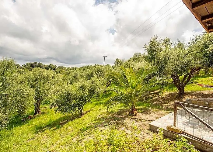 Hakuna Matata Holidays Wooden Lodge With Airco & Pool In Greek Olive Grove