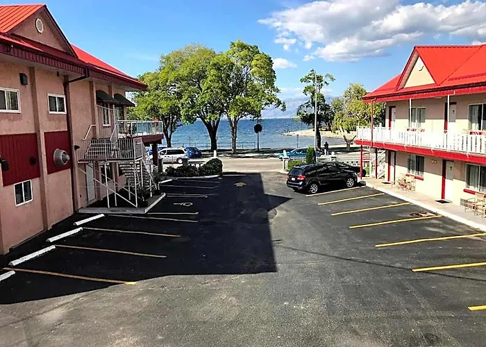 Slumberlodge Hotel