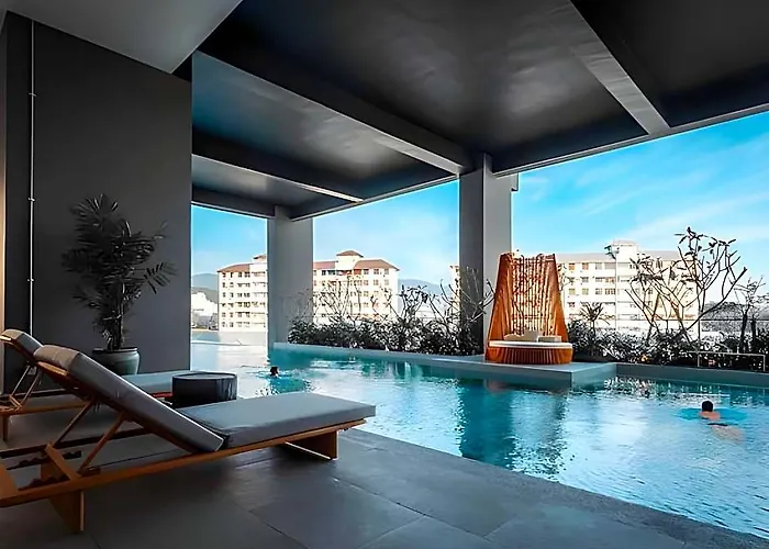 Break & Stay Suites