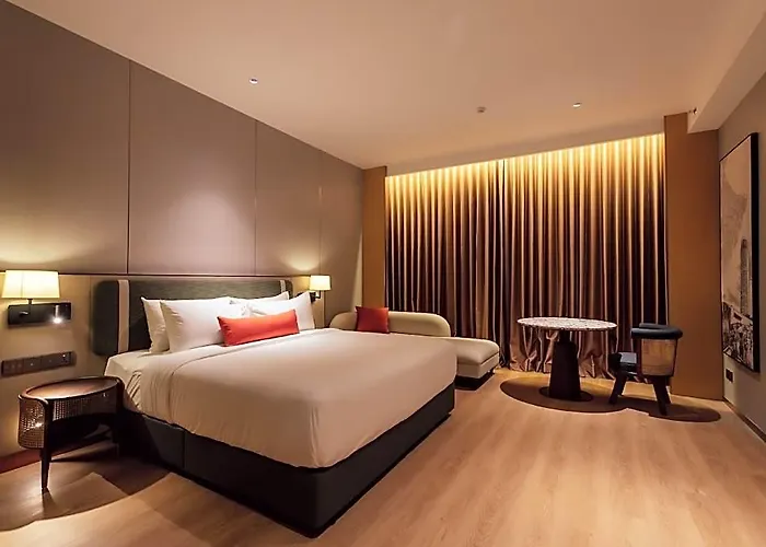 Break & Stay Suites