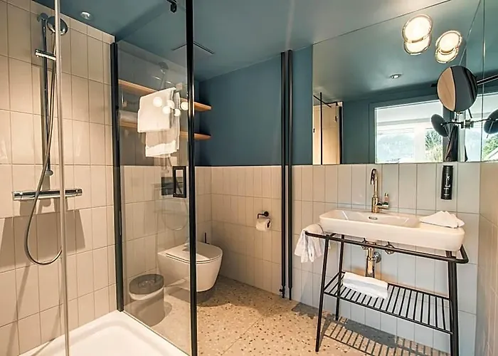 Hop Apartments & Suites