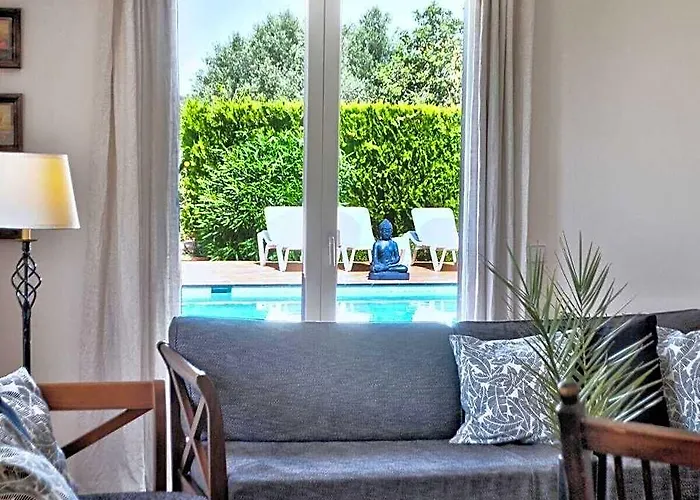 Gatona Comfortable Holiday Residence