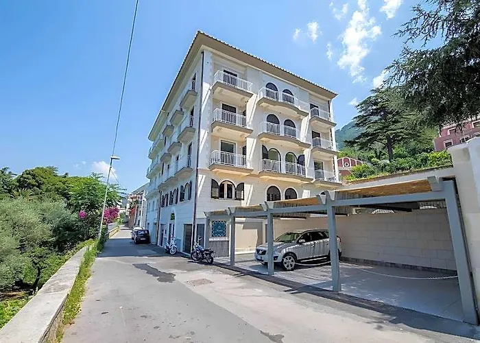 Le Fratte Luxury Home