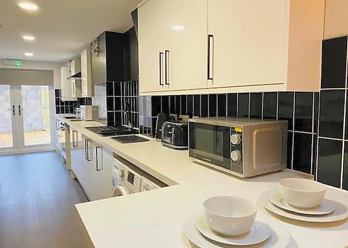 Townhouse Plus @ Beth Street Stoke