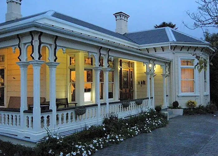 Collingwood Manor Bed & Breakfast